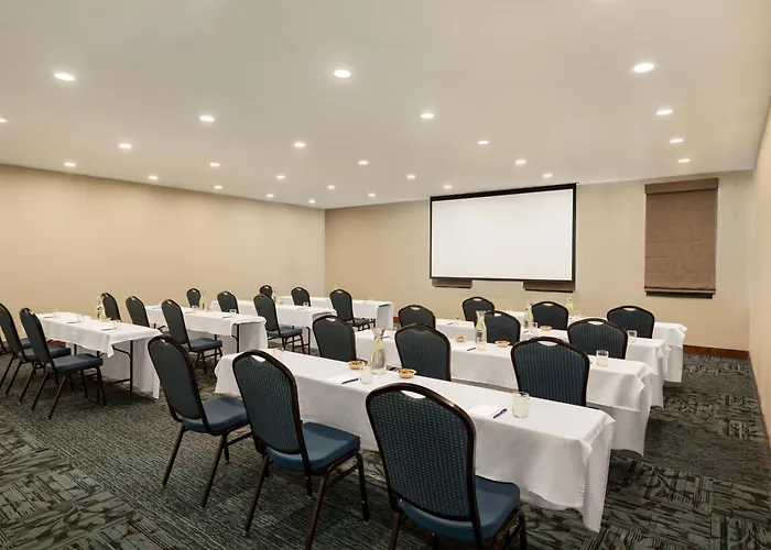 Delta Hotels By Marriott Helena Colonial